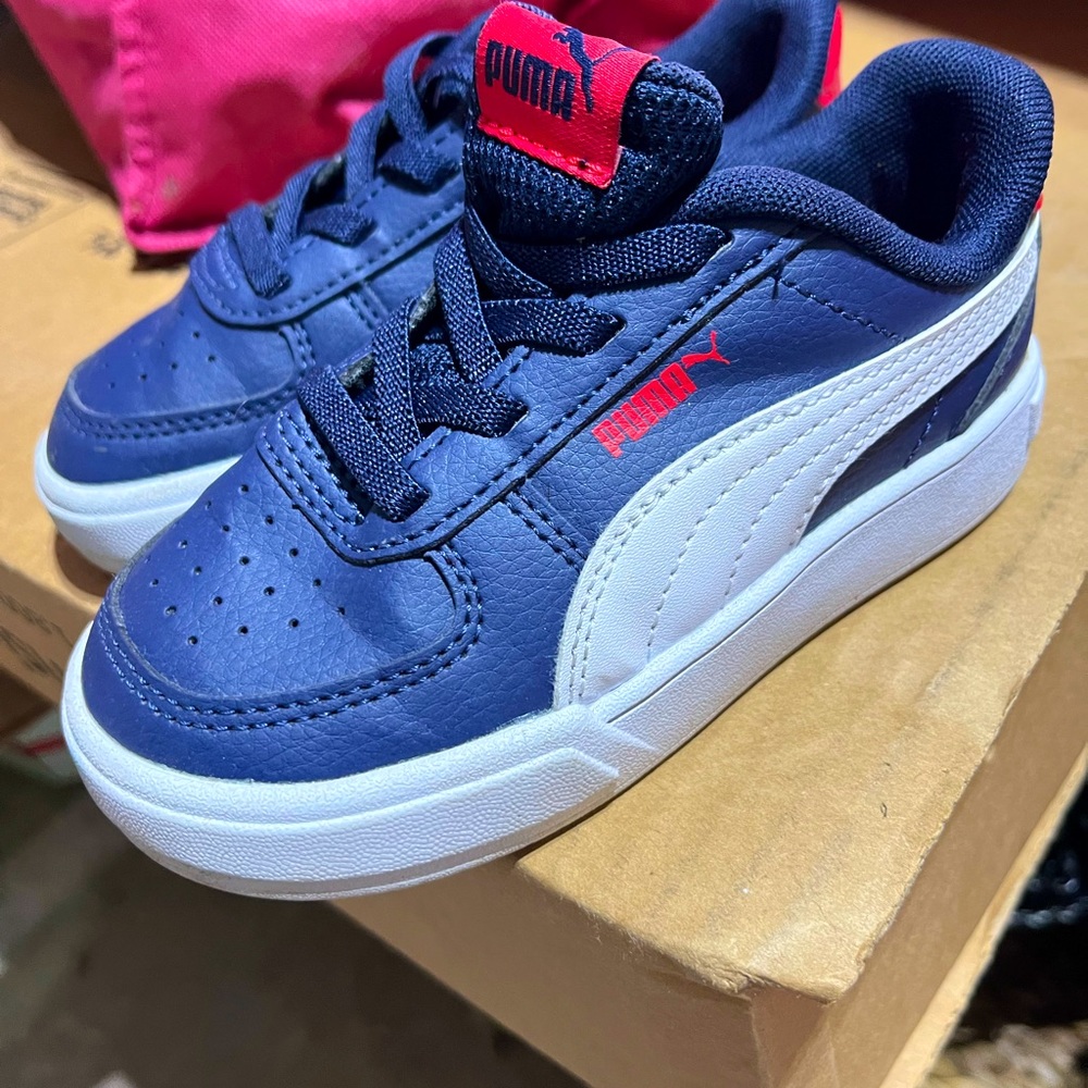 Puma navy and white small kids sneakers. Like New. Size 9 and 10